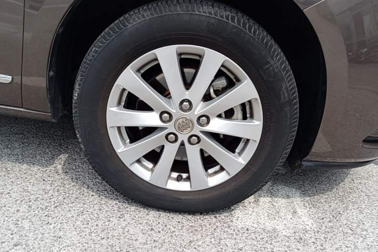 Used Buick GL8 2017 25S Prestige Version China V Standard Right Front Wheel Hub