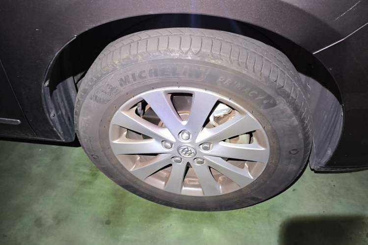 Used Buick GL8 2017 25S Luxury Version China V Standard Right Front Wheel Hub