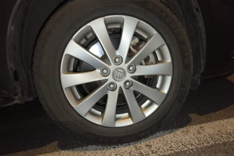 Used Buick GL8 2017 25S Comfort Version China V Standard Right Front Wheel Hub
