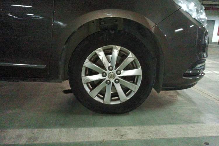 Used Buick GL8 2017 25S Luxury Version China V Standard Right Front Wheel Hub