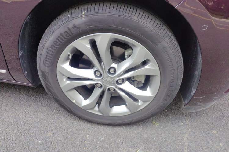 Used Buick GL8 2017 28T Avenir Avia National Emission Standard V Right Front Wheel Hub