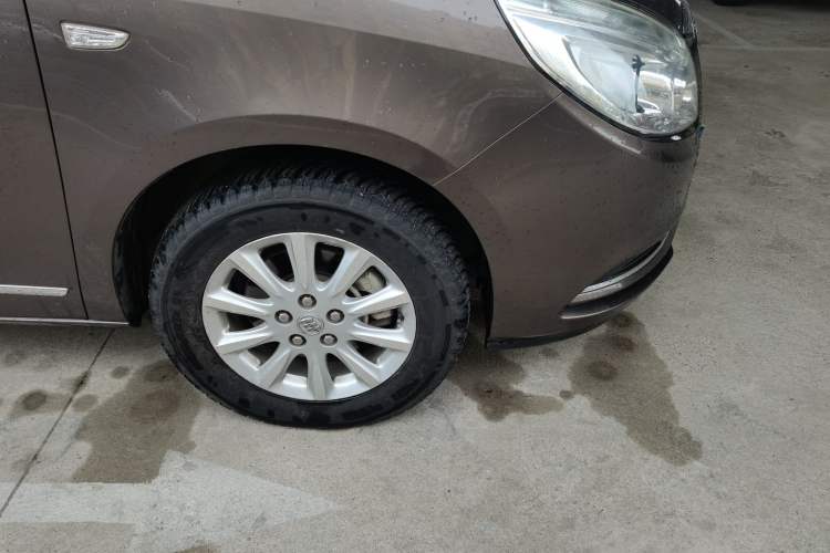 Used Buick GL8 2017 25S Luxury Version China V Standard Right Front Wheel Hub