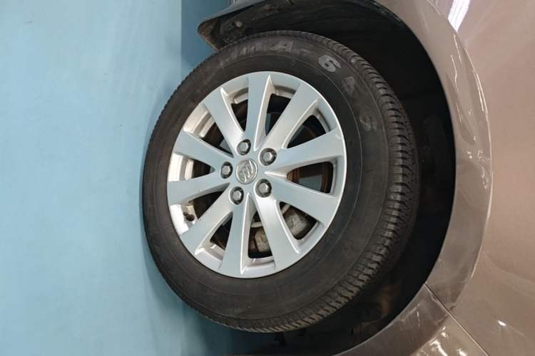 Used Buick GL8 2017 25S Luxury Version China V Standard Right Front Wheel Hub
