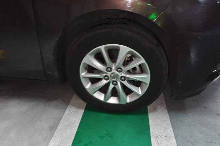 Used Buick GL8 2017 ES 28T Premium Version China V Standard Right Front Wheel Hub