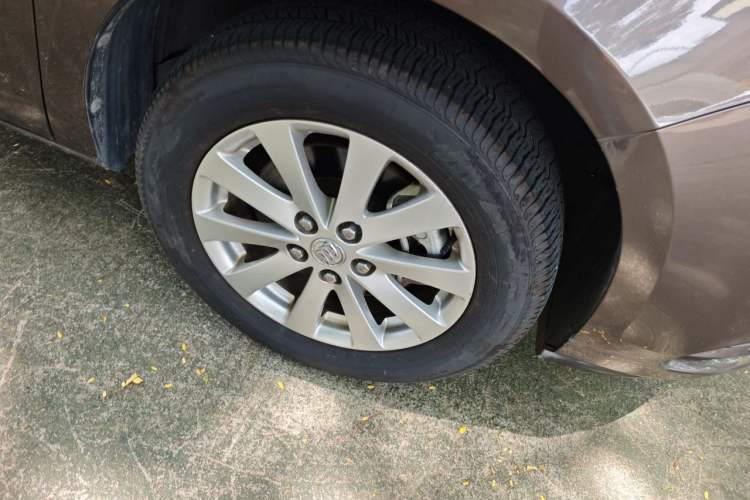 Used Buick GL8 2017 25S Comfort Version China V Standard Right Front Wheel Hub