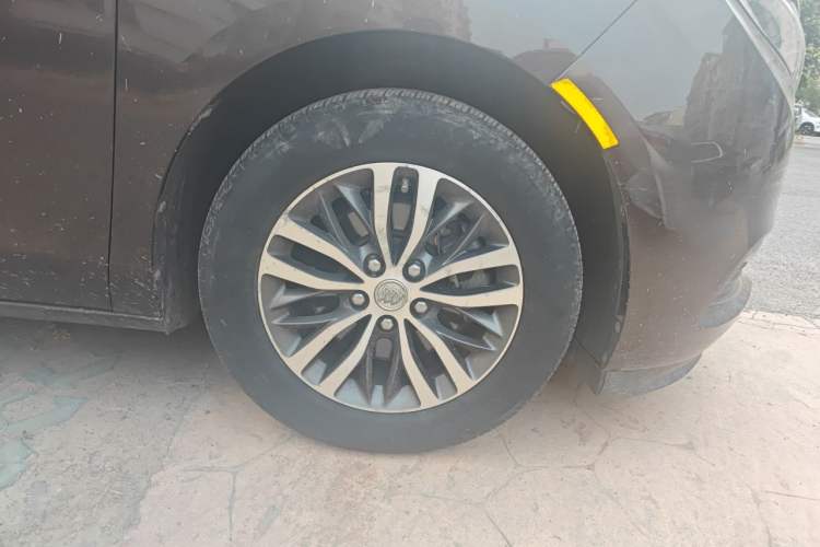 Used Buick GL8 2017 ES 28T Premium Version China V Standard Right Front Wheel Hub