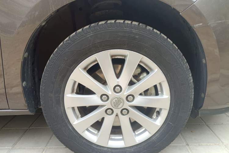 Used Buick GL8 2017 25S Comfort Version China V Standard Right Front Wheel Hub