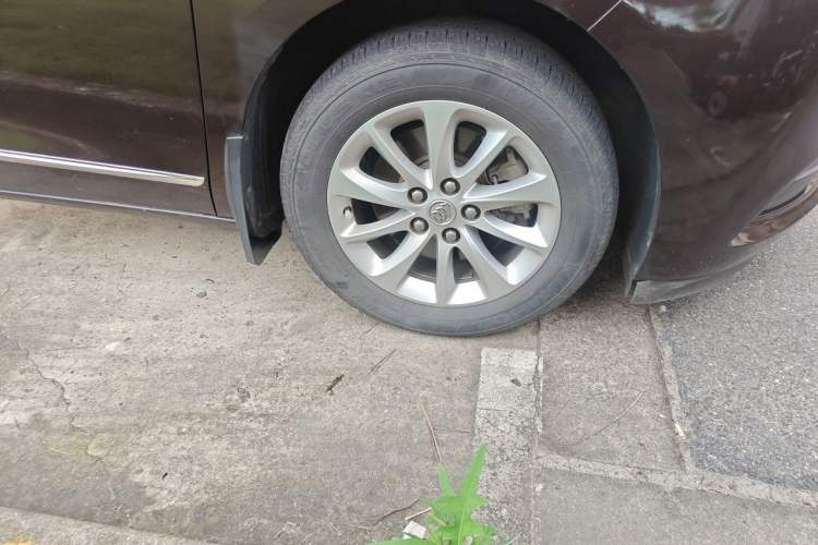 Used Buick GL8 2017 ES 28T Luxury Model China V Standard Right Front Wheel Hub