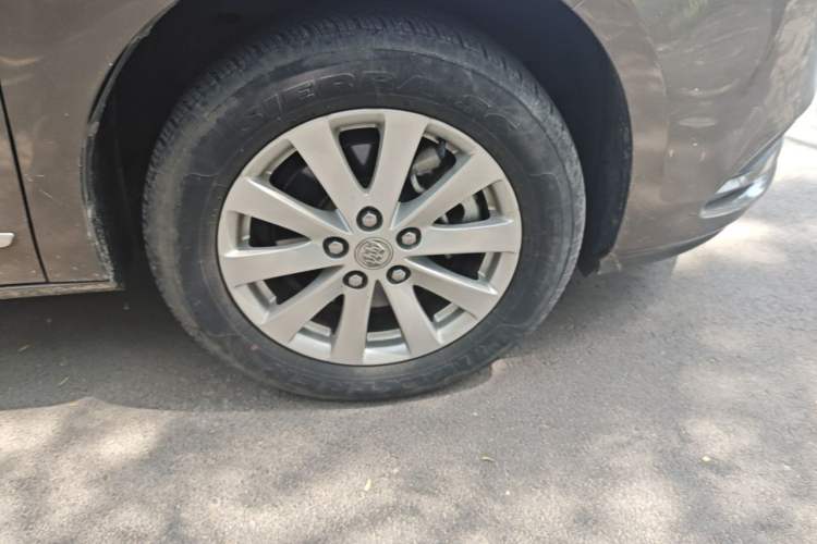 Used Buick GL8 2017 25S Prestige Version China V Standard Right Front Wheel Hub