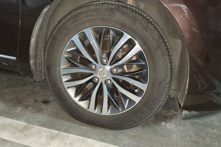 Used Buick GL8 2017 ES 28T Flagship Model China V Standard Right Front Wheel Hub