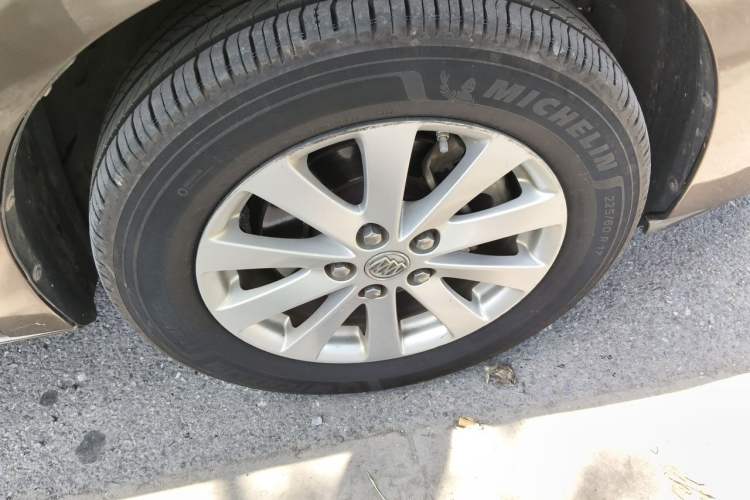 Used Buick GL8 2017 25S Prestige Version China V Standard Right Front Wheel Hub
