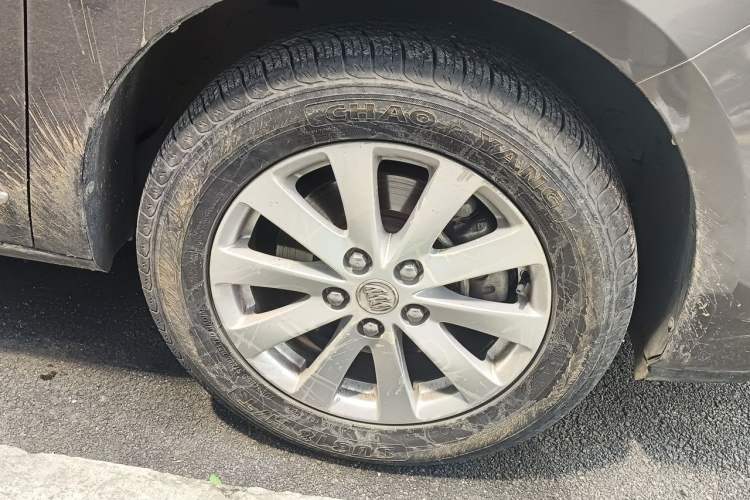 Used Buick GL8 2017 25S Luxury Version China V Standard Right Front Wheel Hub