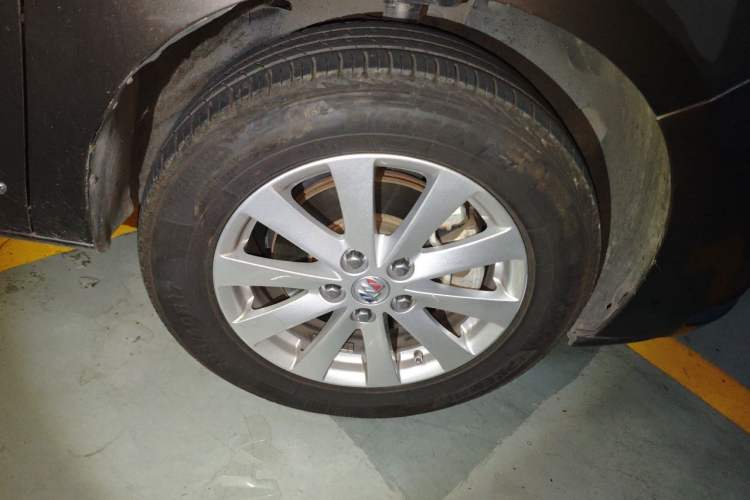 Used Buick GL8 2017 25S Luxury Version China V Standard Right Front Wheel Hub