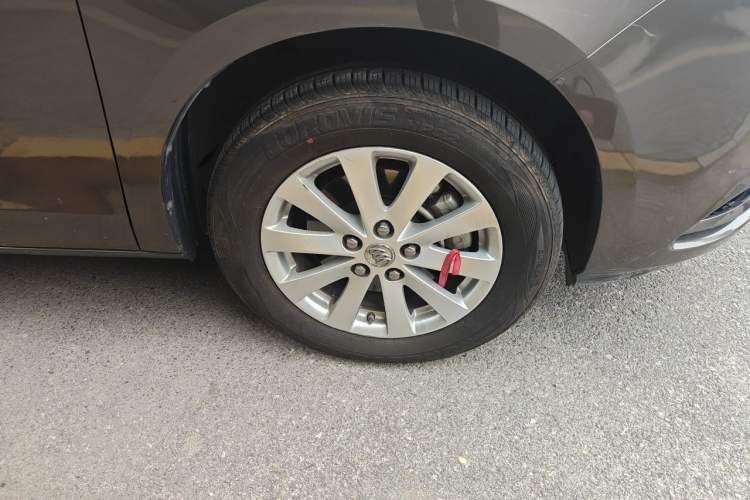 Used Buick GL8 2017 25S Comfort Version China V Standard Right Front Wheel Hub