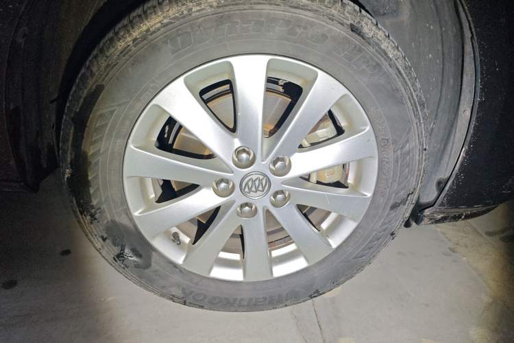 Used Buick GL8 2017 25S Luxury Version China V Standard Right Front Wheel Hub