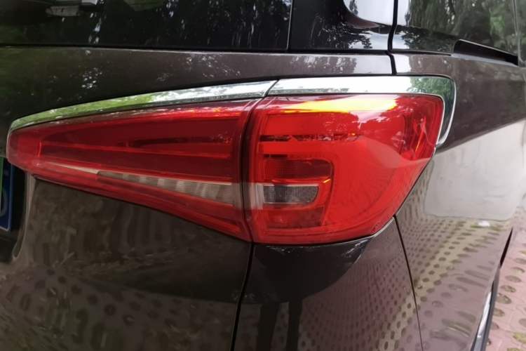 Used Buick GL8 2017 ES 28T Luxury Model China V Standard Right Rear Taillight