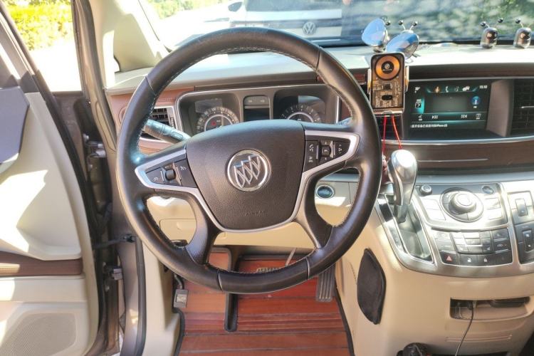 Used Buick GL8 2017 25S Prestige Version China V Standard Steering Wheel