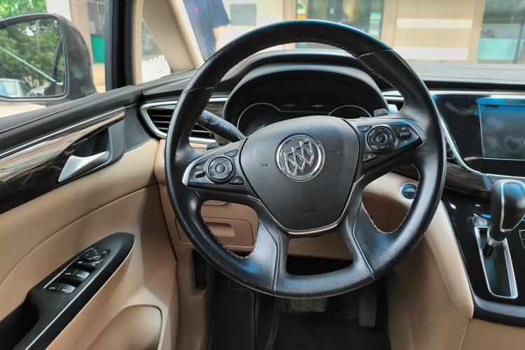Used Buick GL8 2017 ES 28T Luxury Model China V Standard Steering Wheel