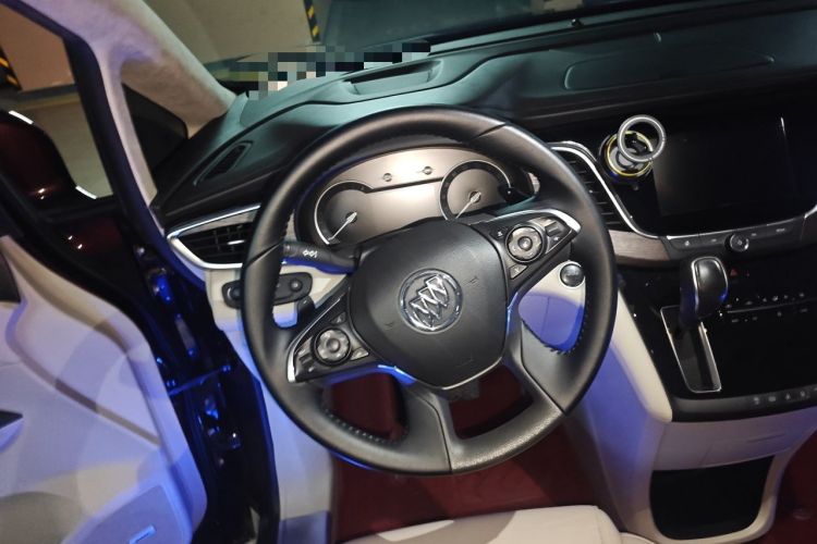 Used Buick GL8 2017 28T Avenir Avia National Emission Standard V Steering Wheel