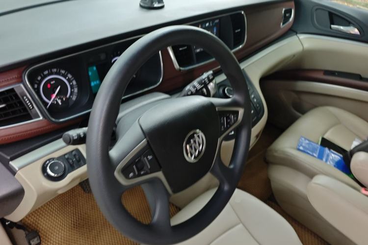 Used Buick GL8 2017 25S Comfort Version China V Standard Steering Wheel