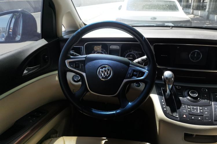 Used Buick GL8 2017 25S Comfort Version China V Standard Steering Wheel