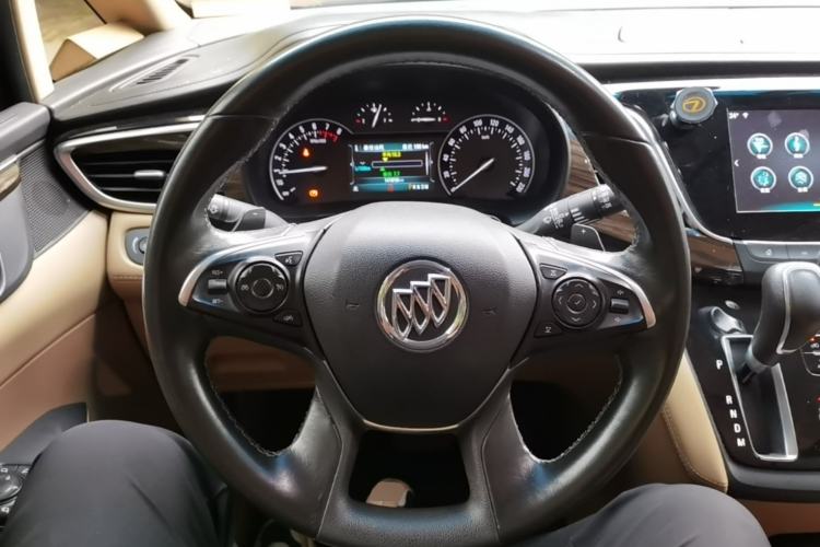Used Buick GL8 2017 ES 28T Luxury Model China V Standard Steering Wheel