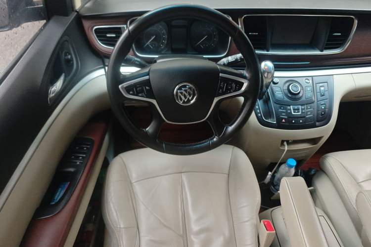 Used Buick GL8 2017 25S Luxury Version China V Standard Steering Wheel