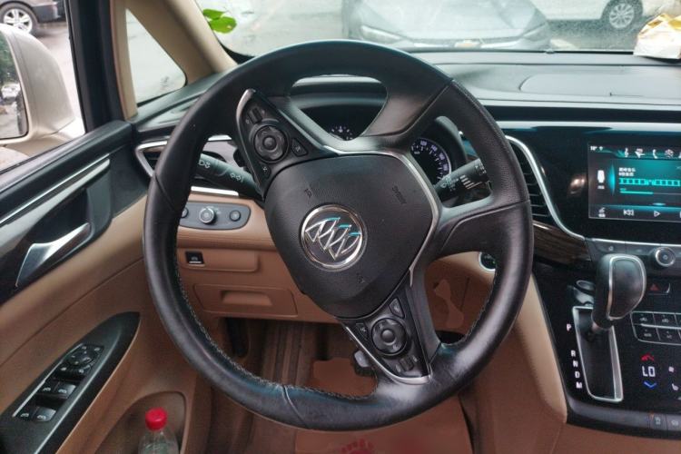 Used Buick GL8 2017 ES 28T Luxury Model China V Standard Steering Wheel