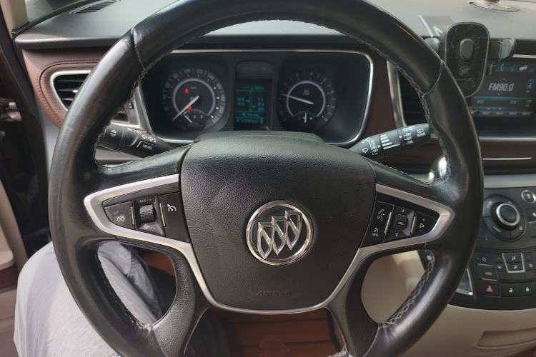 Used Buick GL8 2017 25S Luxury Version China V Standard Steering Wheel