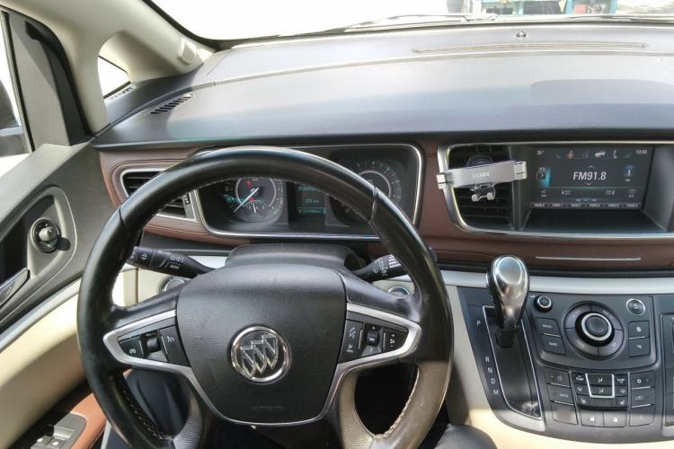 Used Buick GL8 2017 25S Prestige Version China V Standard Steering Wheel