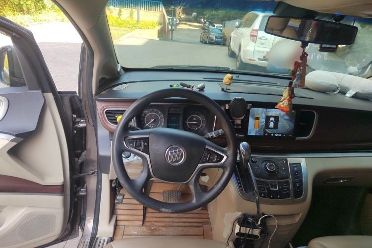 Used Buick GL8 2017 25S Comfort Version China V Standard Steering Wheel