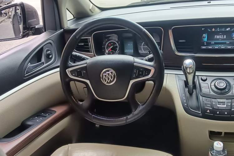 Used Buick GL8 2017 25S Luxury Version China V Standard Steering Wheel