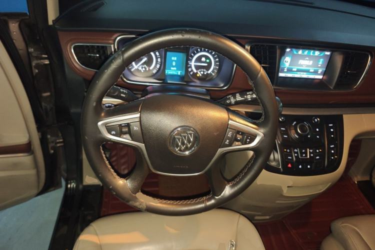 Used Buick GL8 2017 25S Luxury Version China V Standard Steering Wheel