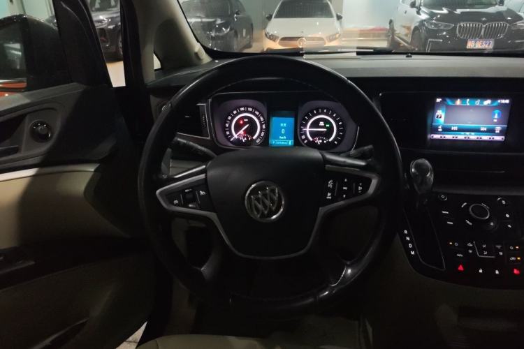 Used Buick GL8 2017 25S Comfort Version China V Standard Steering Wheel