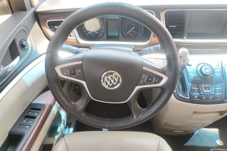 Used Buick GL8 2017 25S Luxury Version China V Standard Steering Wheel
