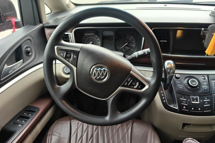 Used Buick GL8 2017 25S Comfort Version China V Standard Steering Wheel