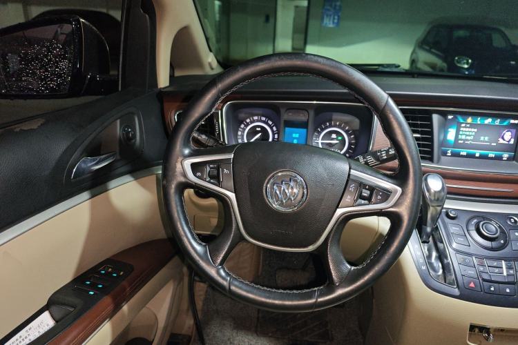 Used Buick GL8 2017 25S Luxury Version China V Standard Steering Wheel