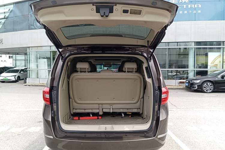 Used Buick GL8 2017 25S Prestige Version China V Standard Trunk