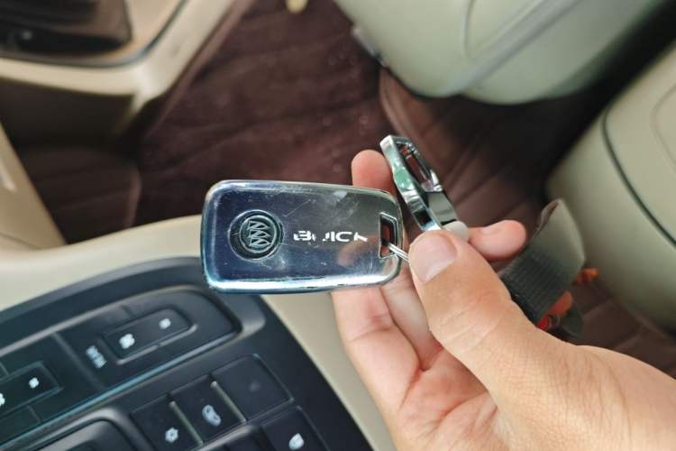Used Buick GL8 2017 25S Luxury Version China V Standard Vehicle Key
