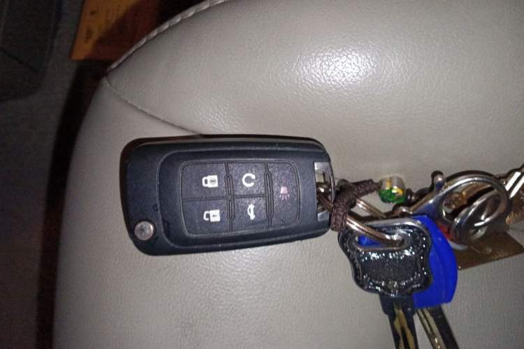 Used Buick GL8 2017 25S Luxury Version China V Standard Vehicle Key
