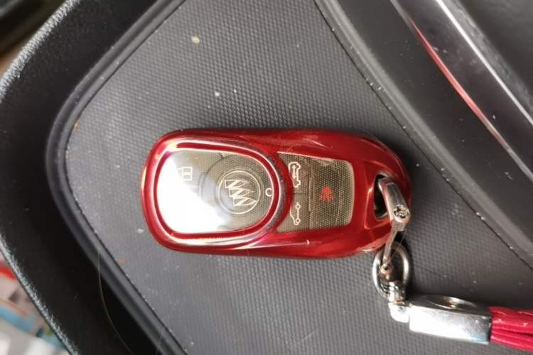 Used Buick GL8 2017 ES 28T Luxury Model China V Standard Vehicle Key