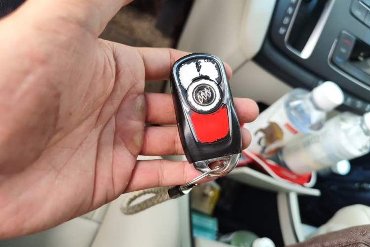 Used Buick GL8 2017 ES 28T Comfort Model China V Standard Vehicle Key