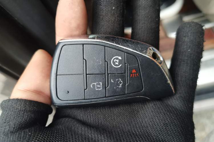 Used Buick GL8 2017 25S Luxury Version China V Standard Vehicle Key