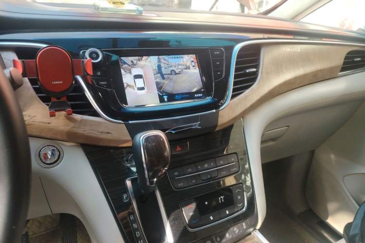Used Buick GL8 2017 ES 28T Comfort Model China V Standard Audio And AC Panel