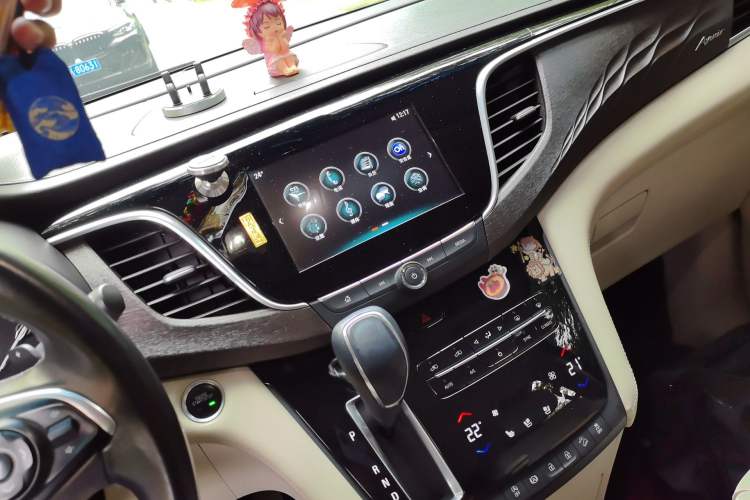 Used Buick GL8 2017 28T Avenir Avia National Emission Standard V Audio And AC Panel