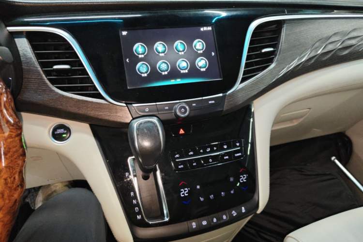 Used Buick GL8 2017 28T Avenir Avia National Emission Standard V Audio And AC Panel