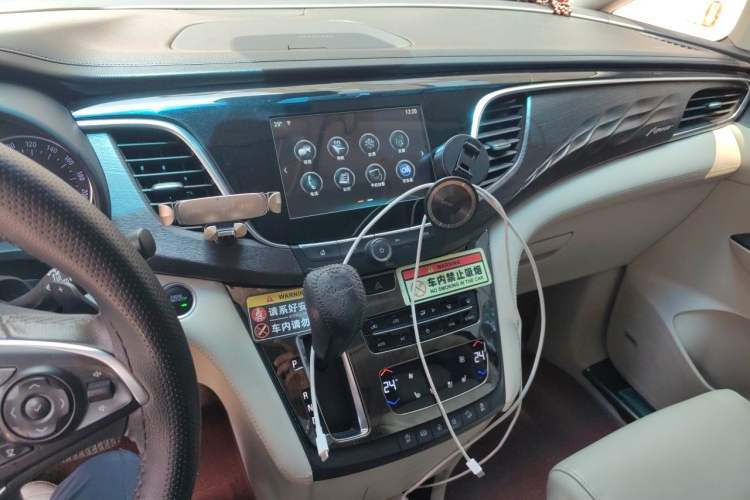 Used Buick GL8 2017 28T Avenir Avia National Emission Standard V Audio And AC Panel