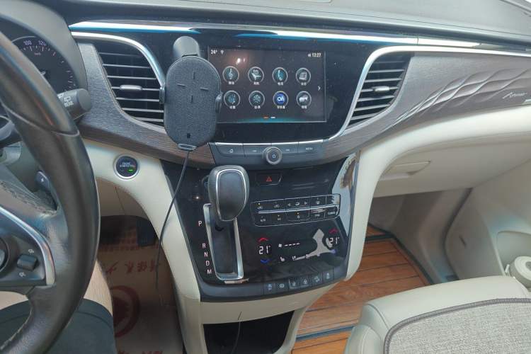 Used Buick GL8 2017 28T Avenir Avia National Emission Standard V Audio And AC Panel