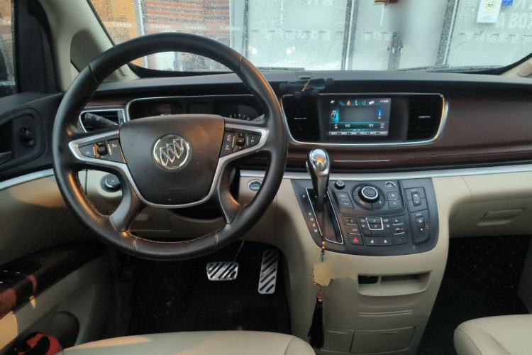 Used Buick GL8 2017 25S Luxury Version China V Standard Center Console