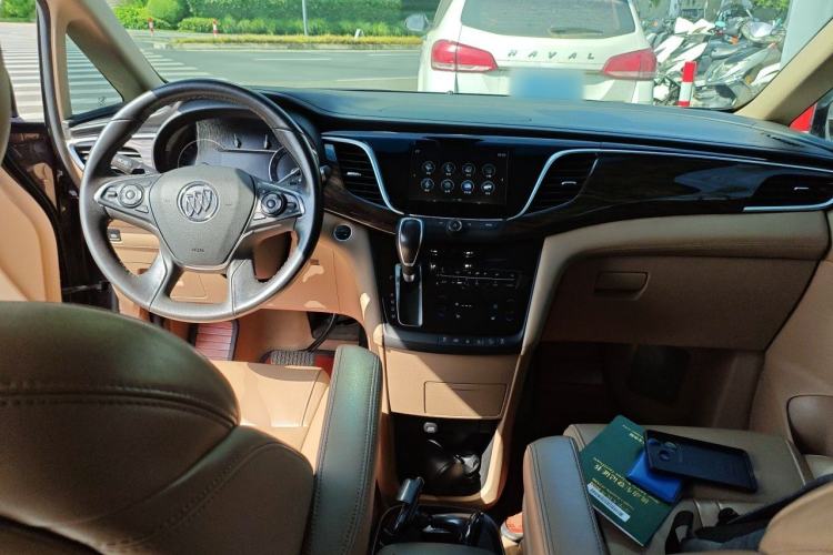 Used Buick GL8 2017 ES 28T Luxury Model China V Standard Center Console